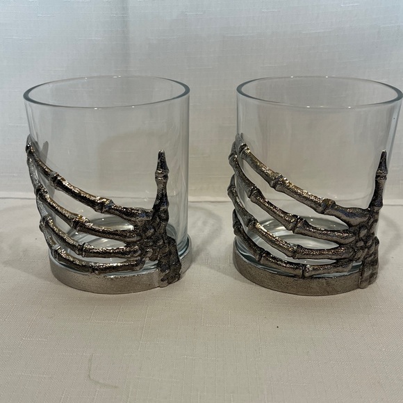 x2 Halloween Skeleton Hand Hi Ball Whiskey Cocktail Glasses Silver NEW - Picture 1 of 3